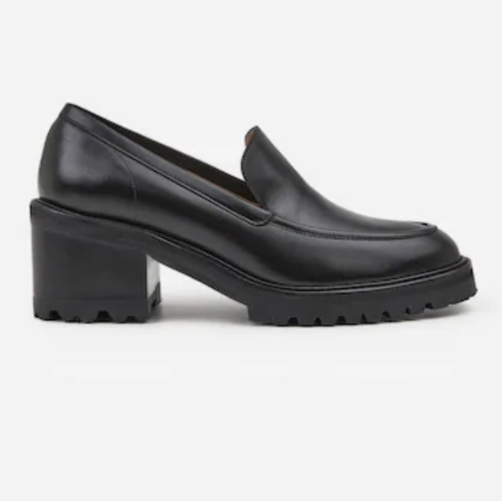 Spanish leather black heeled loafers. Size 39